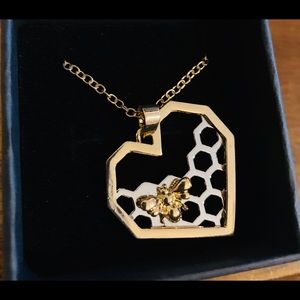 🐝 2/$20 Gold/Silver Honeybee Necklace 🐝
